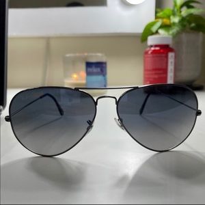 Ray-Ban Polarized Aviator Gradient